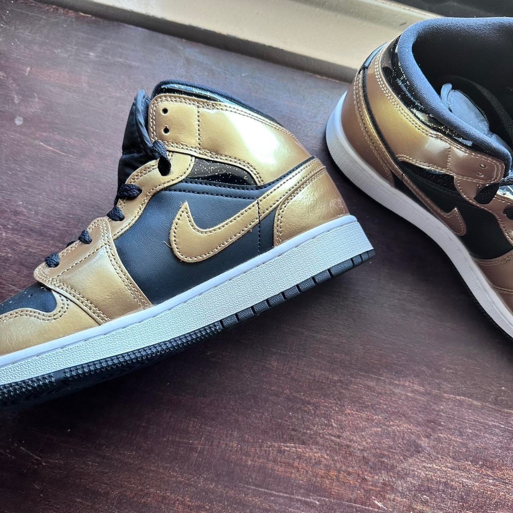 Nike Air Jordan 1 Low - Gold Toe